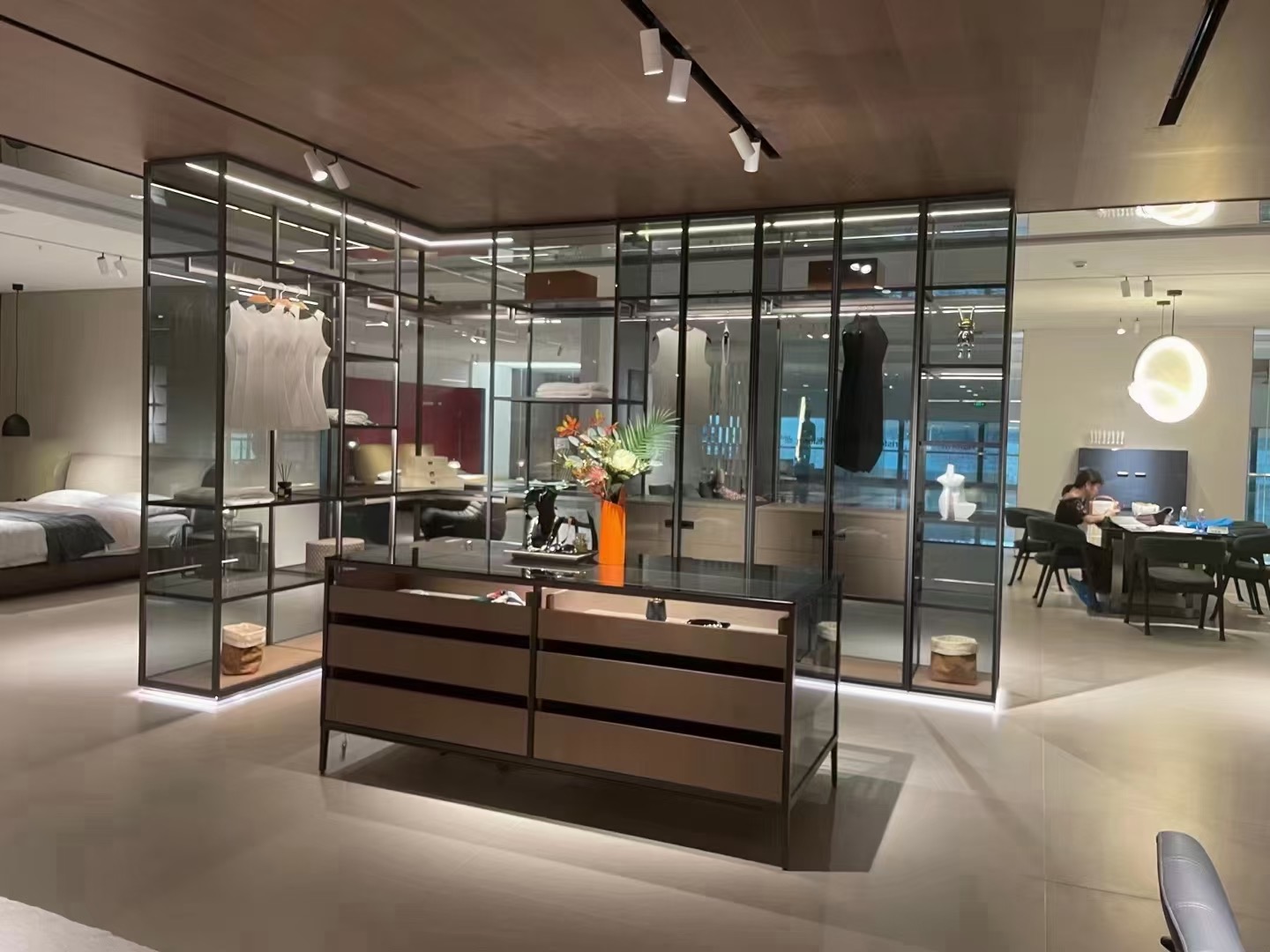 Vetro — Glass wardrobes
