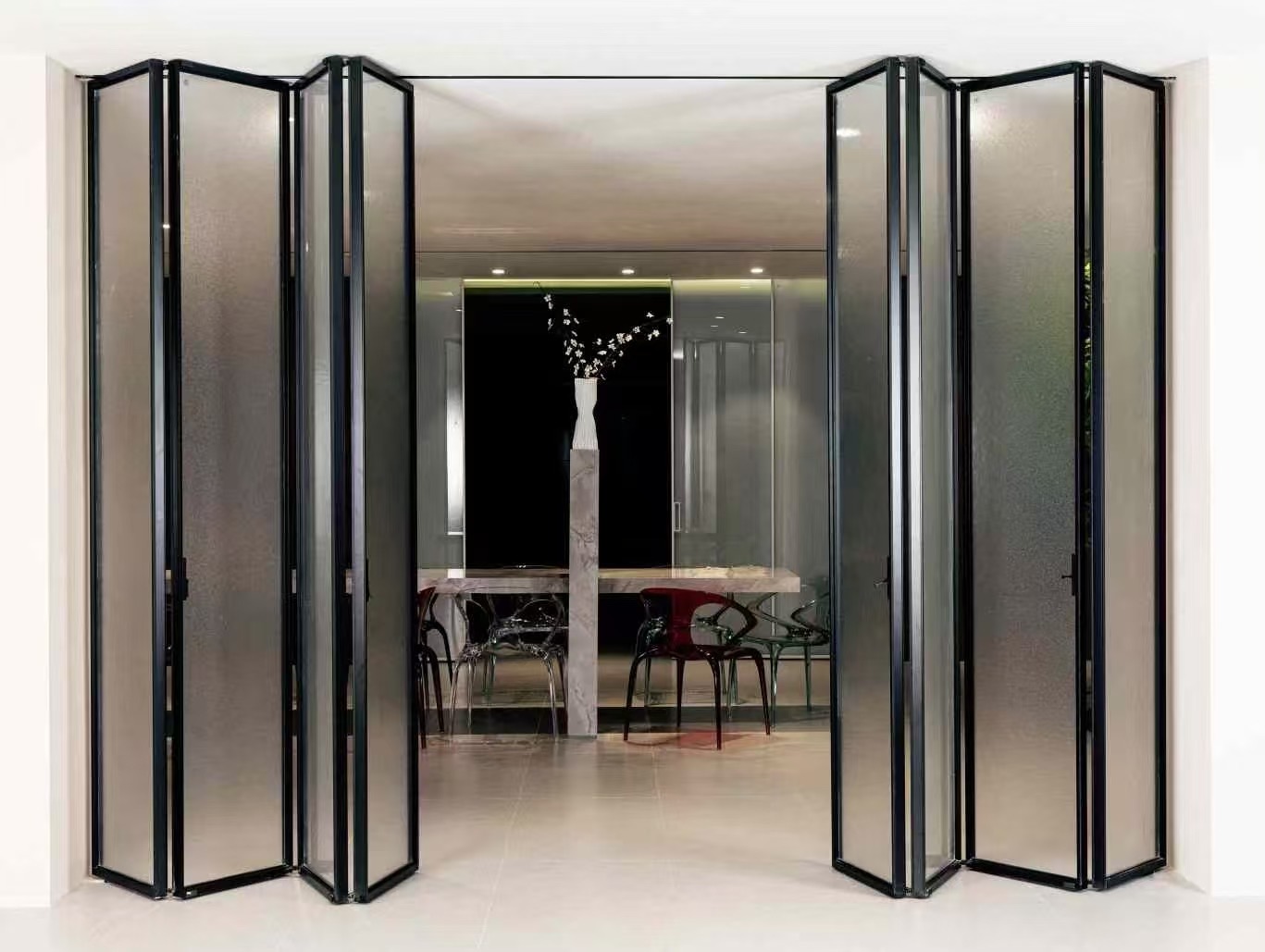 4512 Folding — Multi-leaf folding door